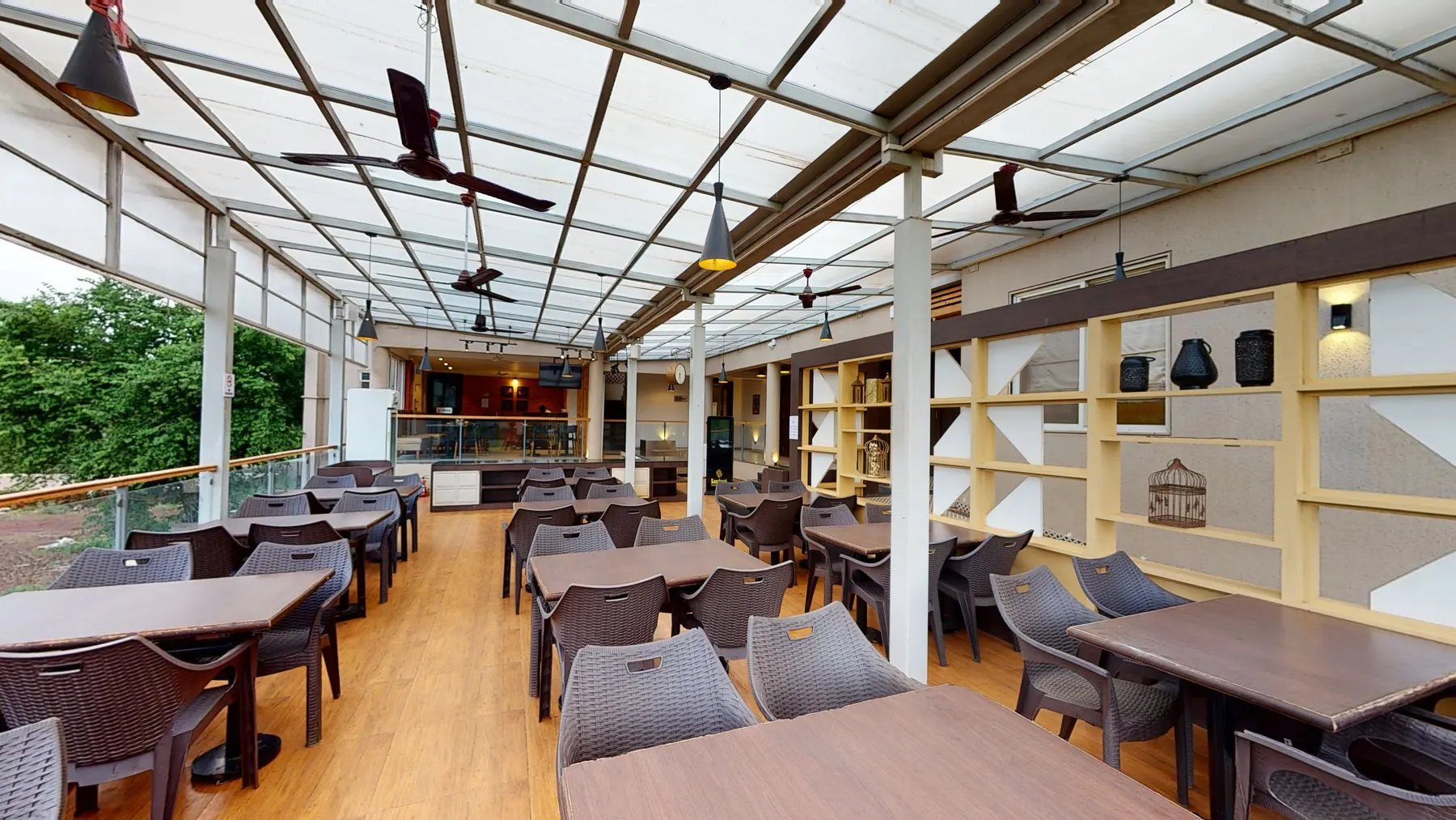 Multi-cuisine restaurant — Luxe 28, Karjat